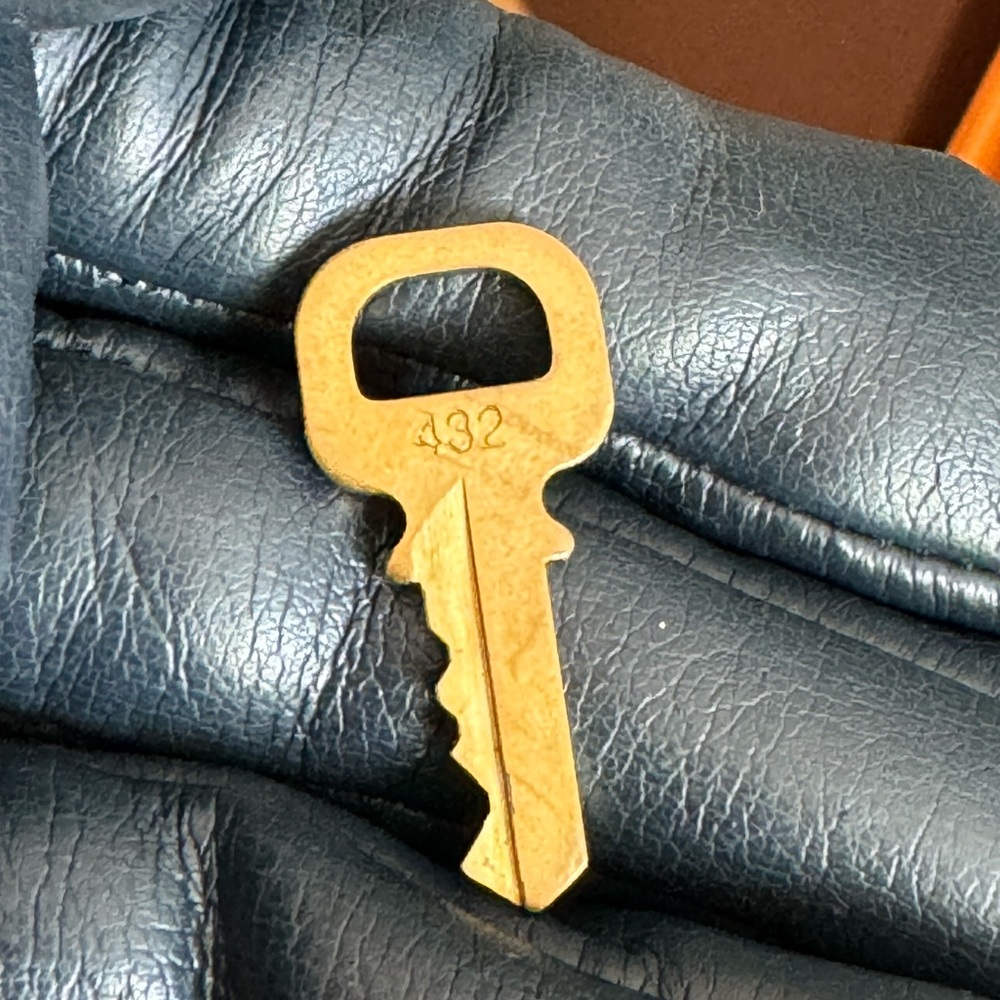 #432 Authentic Louis Vuitton key